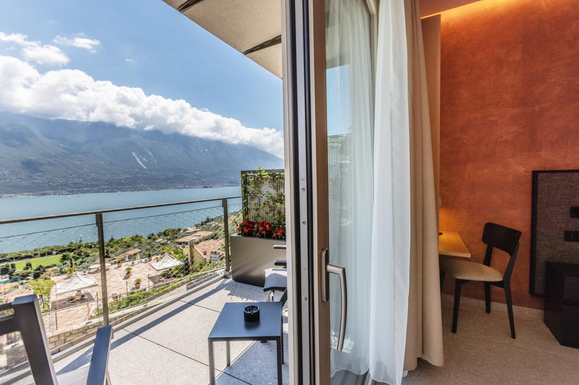 Llac Living Nature Hotel Limone sul Garda Quarto foto
